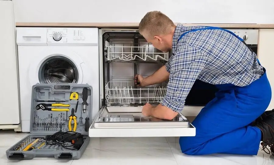 Haymana Bosch servisi teknisyen ekibi beyaz eşya tamiri yaparken